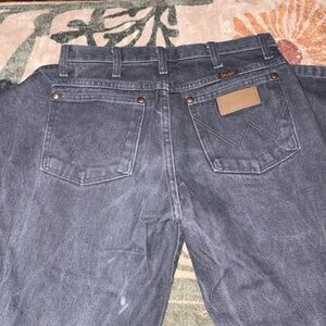 Wrangler Men's Dark Gray Relaxed Jeans